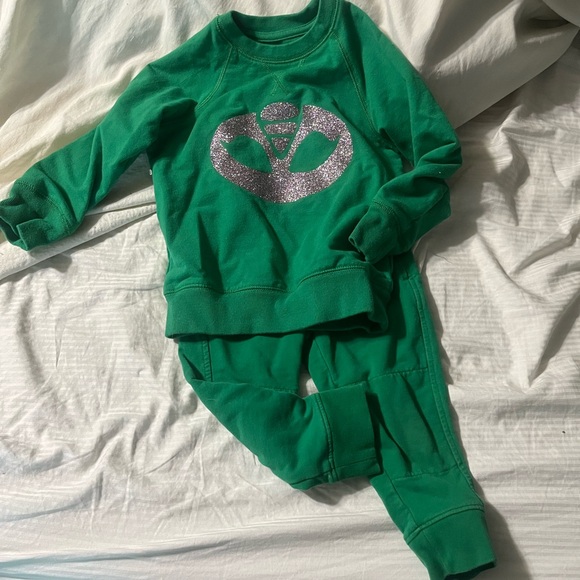 GUC Primary Size 2 Sweatshirt and Joggers with PJ Masks Gekko Decal - Picture 1 of 4